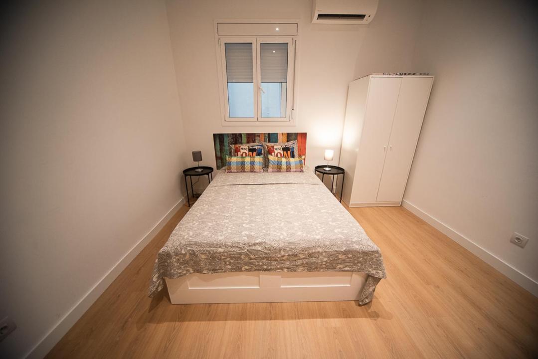 By Universitat Private Rooms バルセロナ エクステリア 写真