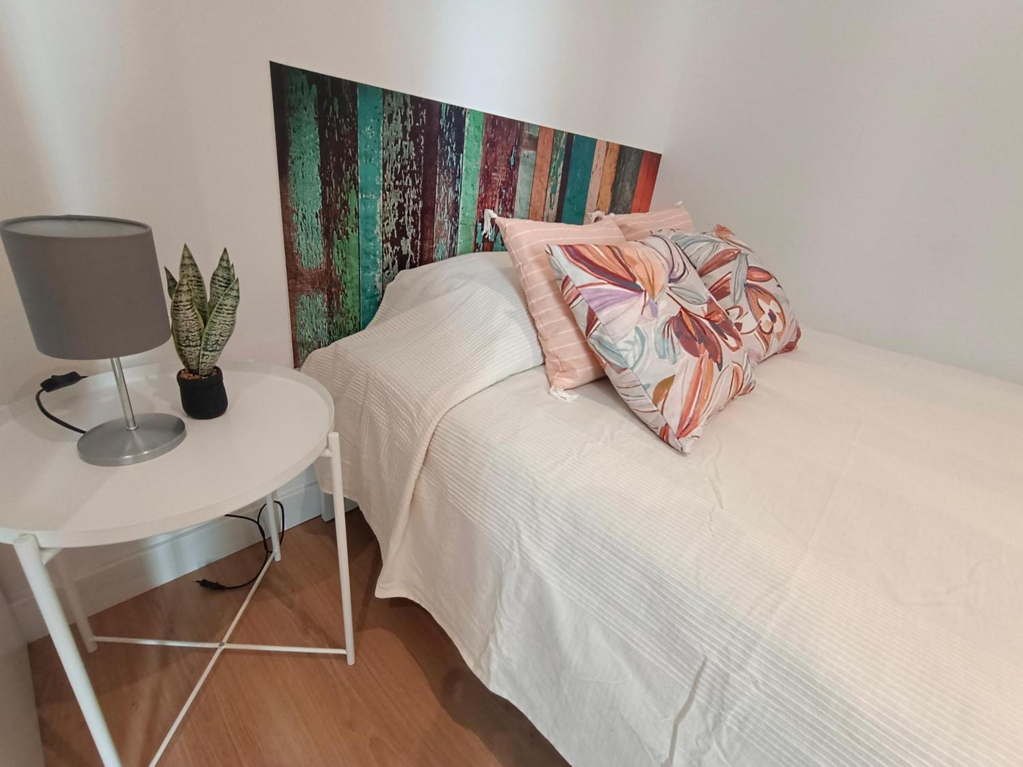 By Universitat Private Rooms バルセロナ エクステリア 写真