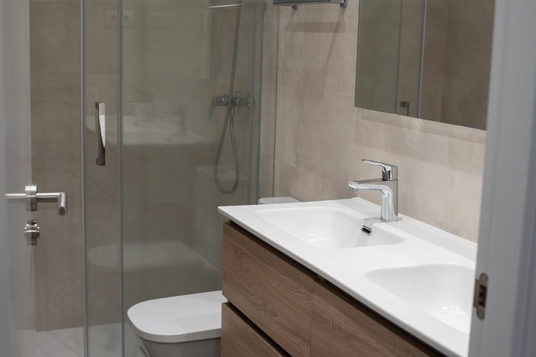 By Universitat Private Rooms バルセロナ エクステリア 写真