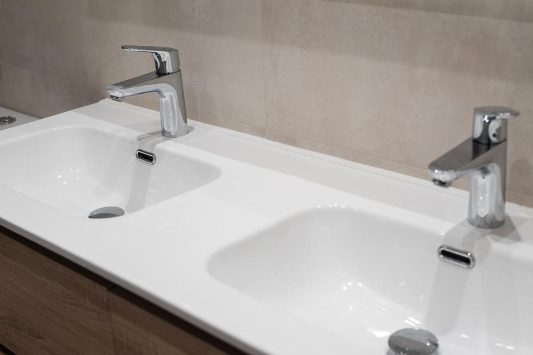 By Universitat Private Rooms バルセロナ エクステリア 写真