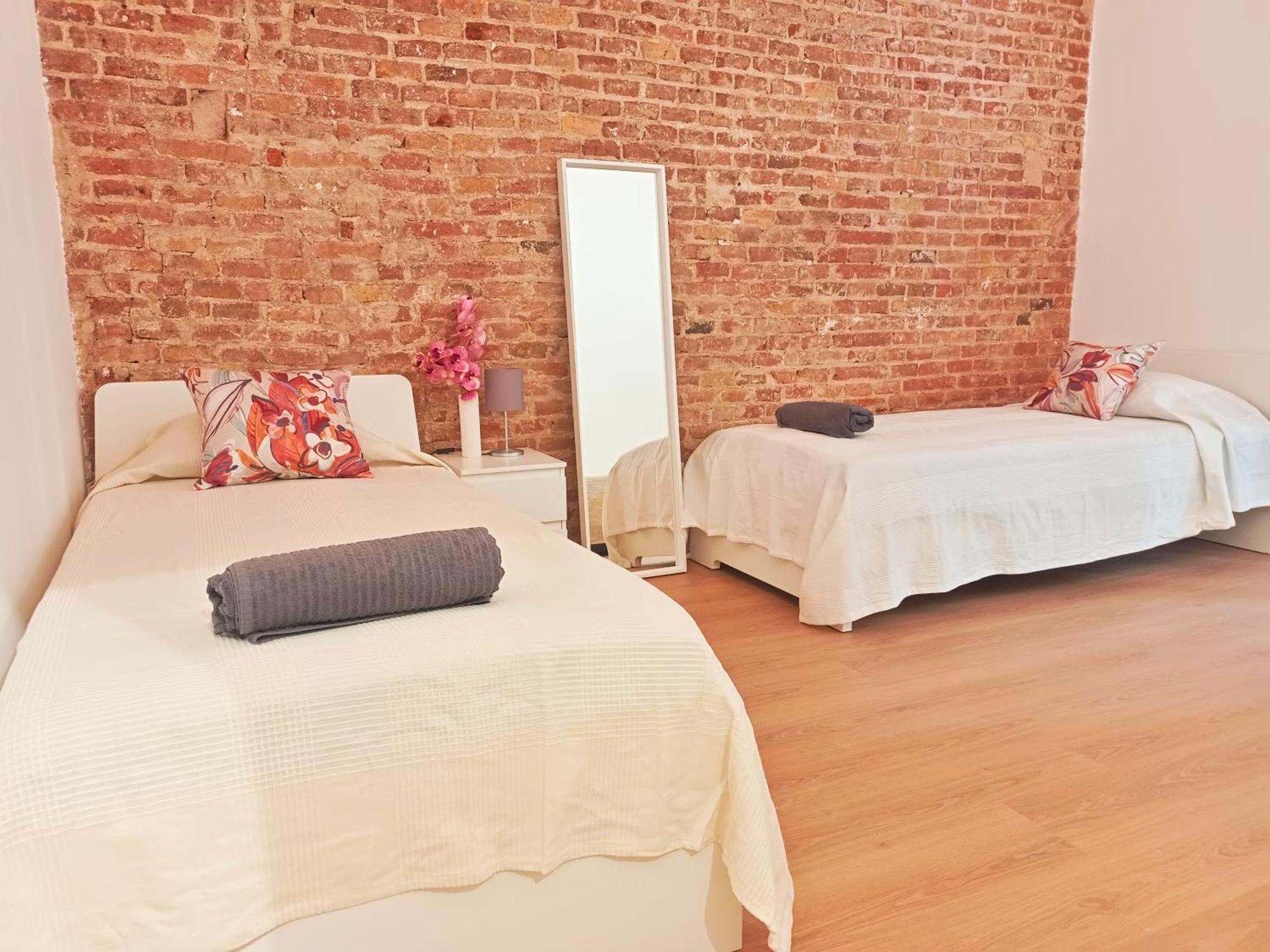 By Universitat Private Rooms バルセロナ エクステリア 写真